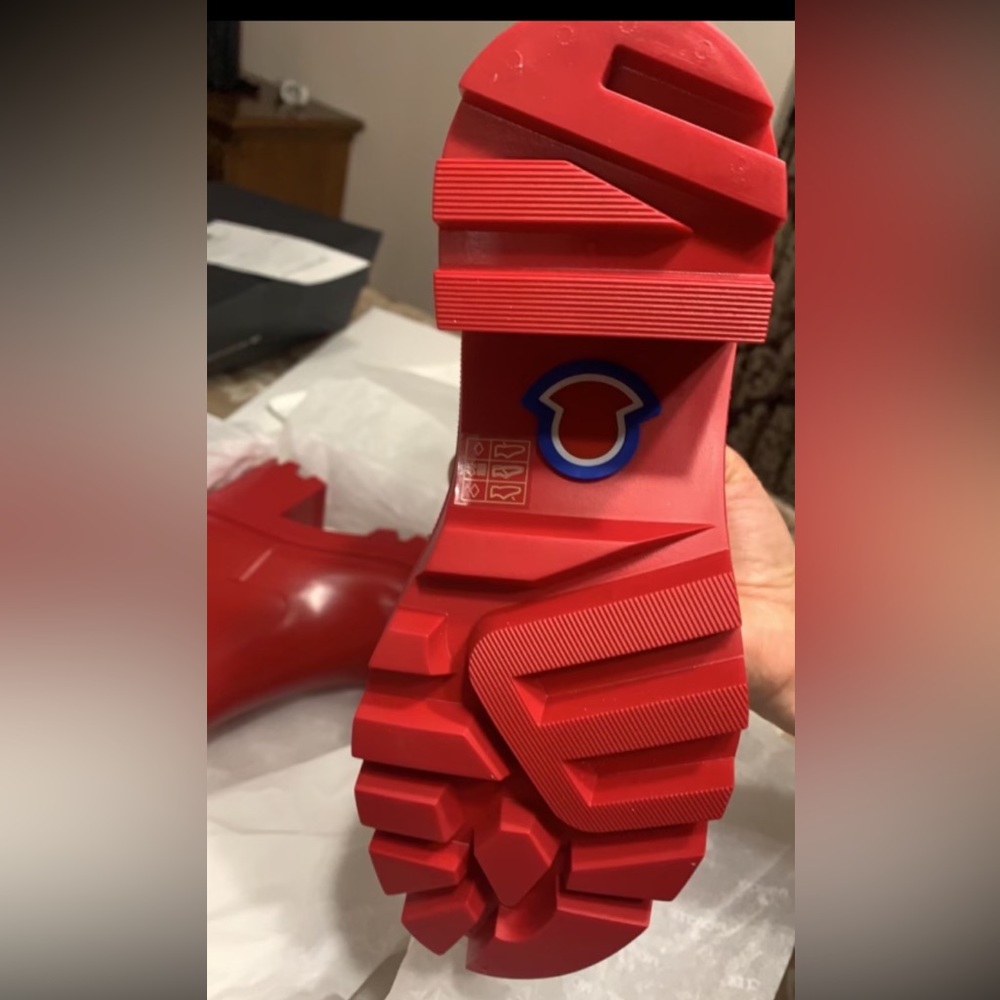 Moncler shoes size 7 color red for sale for at least $157 with a receipt price - Picture 4 of 4